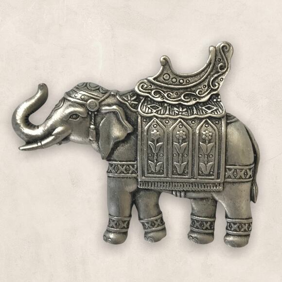 Vintage Jonette JJ Silver Pewter Elephant Pin Decorative Brooch - Picture 1 of 4